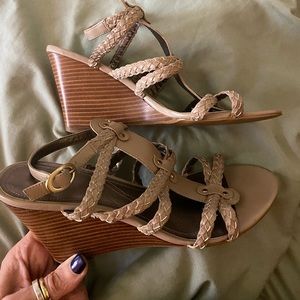 Tahari tan wedges slightly worn 3 inch beautiful!!!